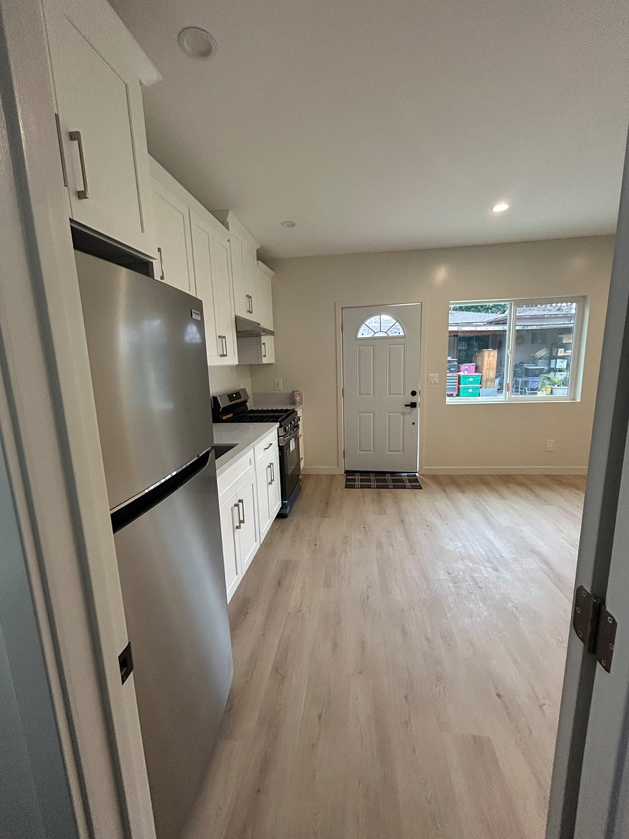 Furnished Finder property 437630_1 photo 8