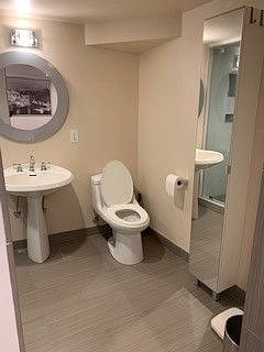 Bathroom with waltk in Shower