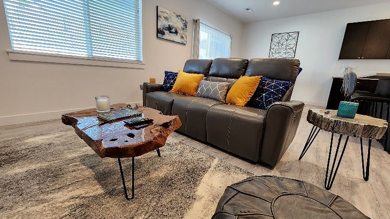 Furnished Finder property 437638_1 photo 4