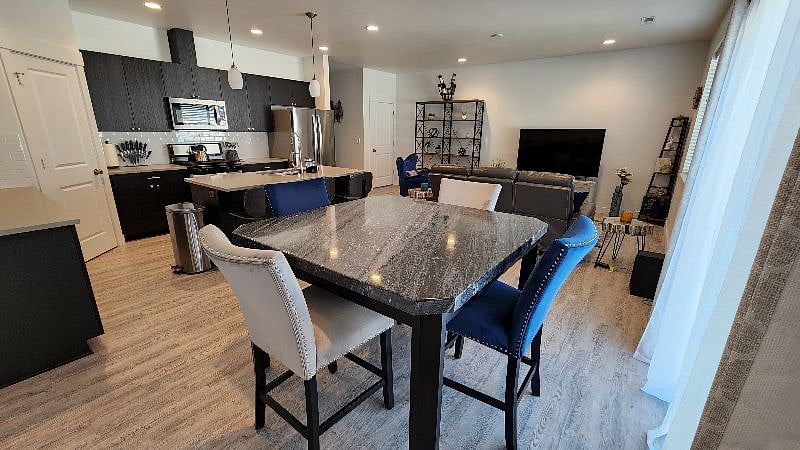 Furnished Finder property 437638_1 photo 5