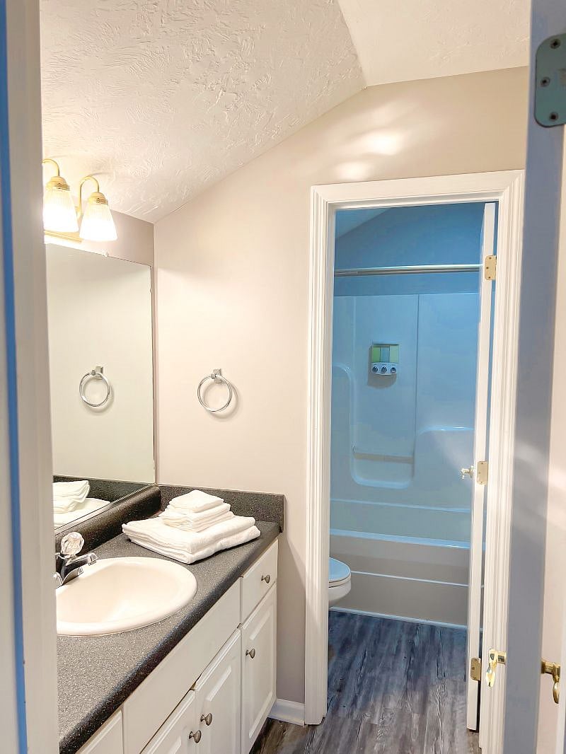 Furnished Finder property 437644_1 photo 12