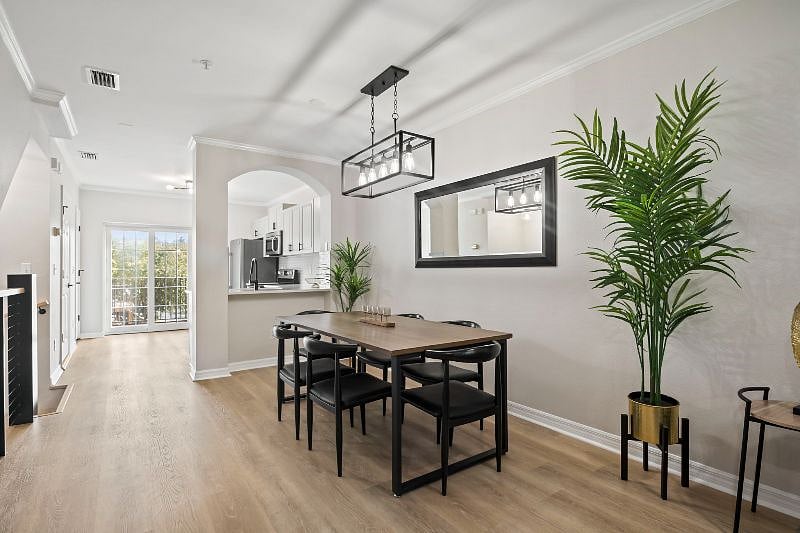 Furnished Finder property 437651_1 photo 3