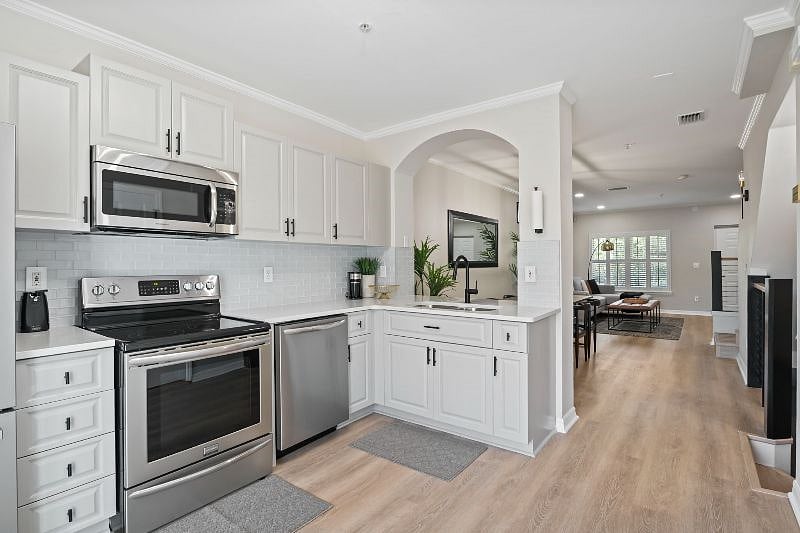 Furnished Finder property 437651_1 photo 4