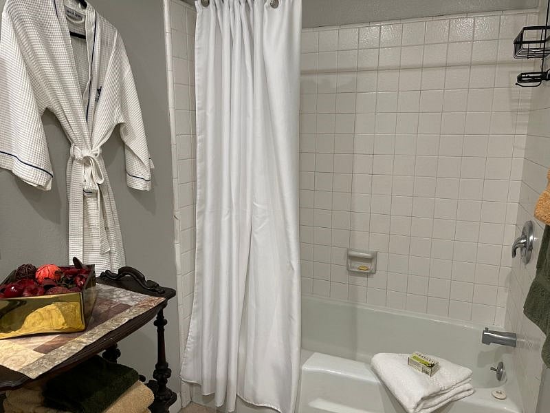 Furnished Finder property 437652_1 photo 4