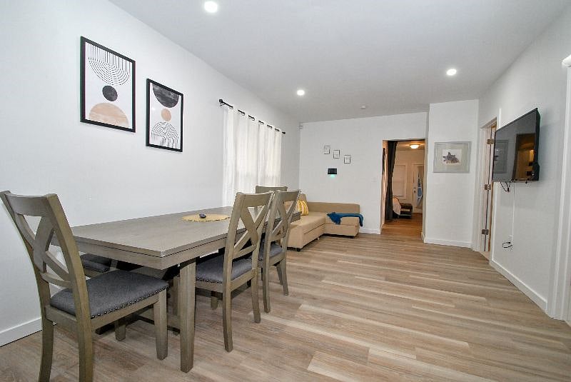 Furnished Finder property 437672_2 photo 3