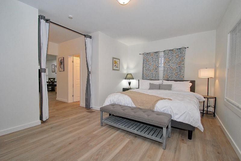 Furnished Finder property 437672_2 photo 10