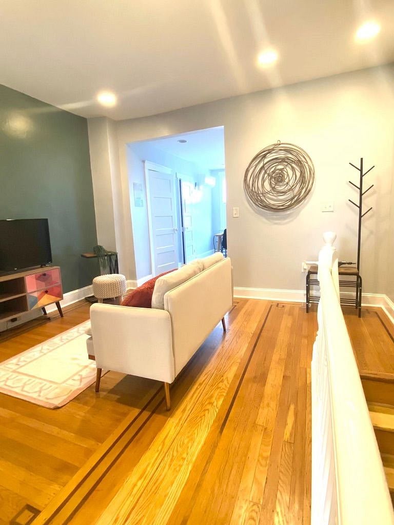 Furnished Finder property 437749_2 photo 6