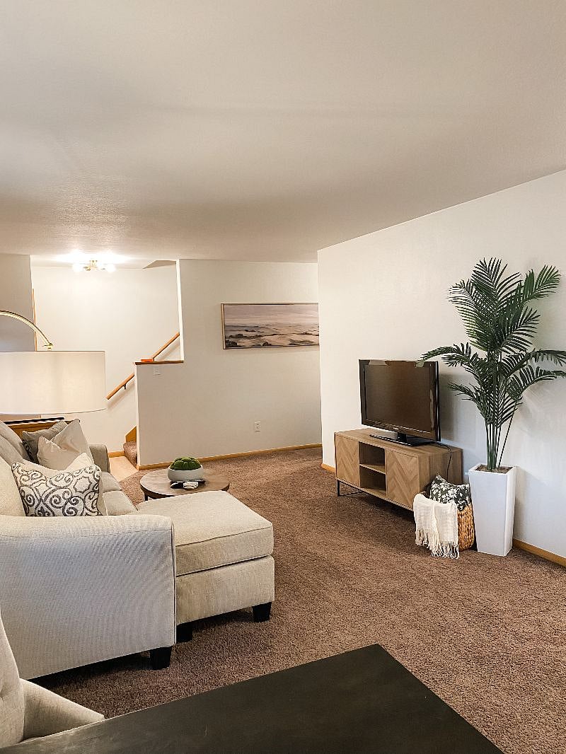 Furnished Finder property 437750_1 photo 3
