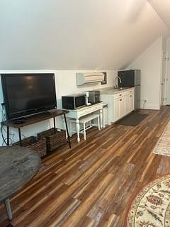 Furnished Finder property 437823_1 photo 8