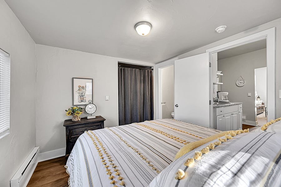 Furnished Finder property 437834_1 photo 7