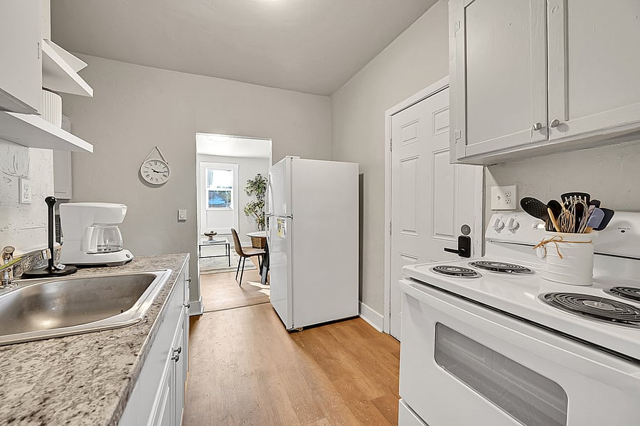 Furnished Finder property 437834_1 photo 8
