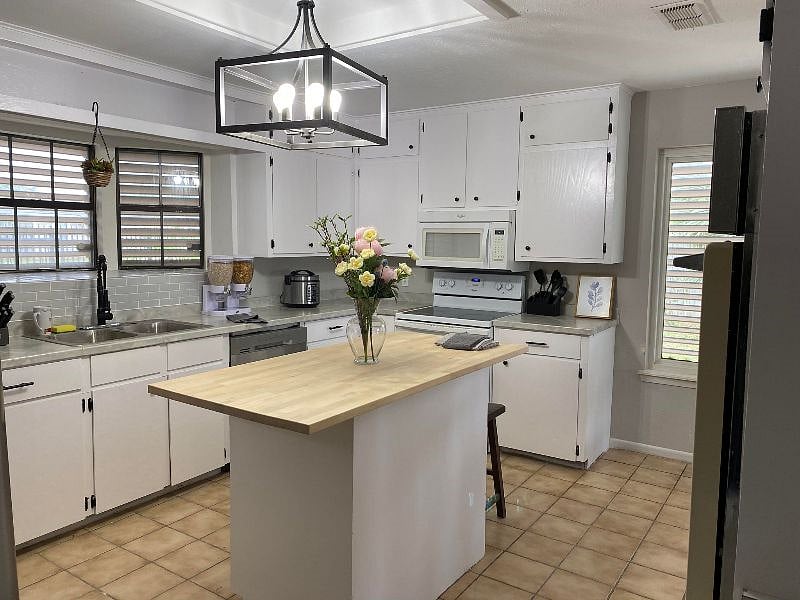 Furnished Finder property 437883_1 photo 3