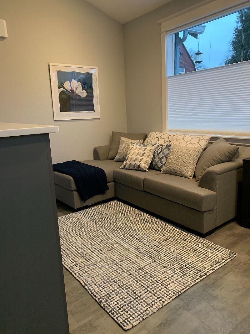Furnished Finder property 437888_1 photo 3