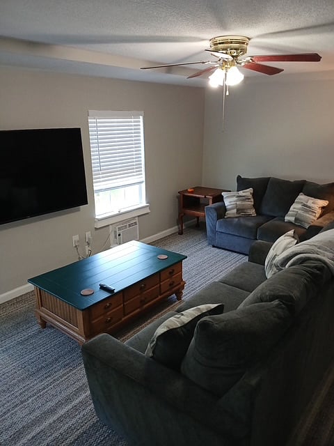 Furnished Finder property 437890_3 photo 6