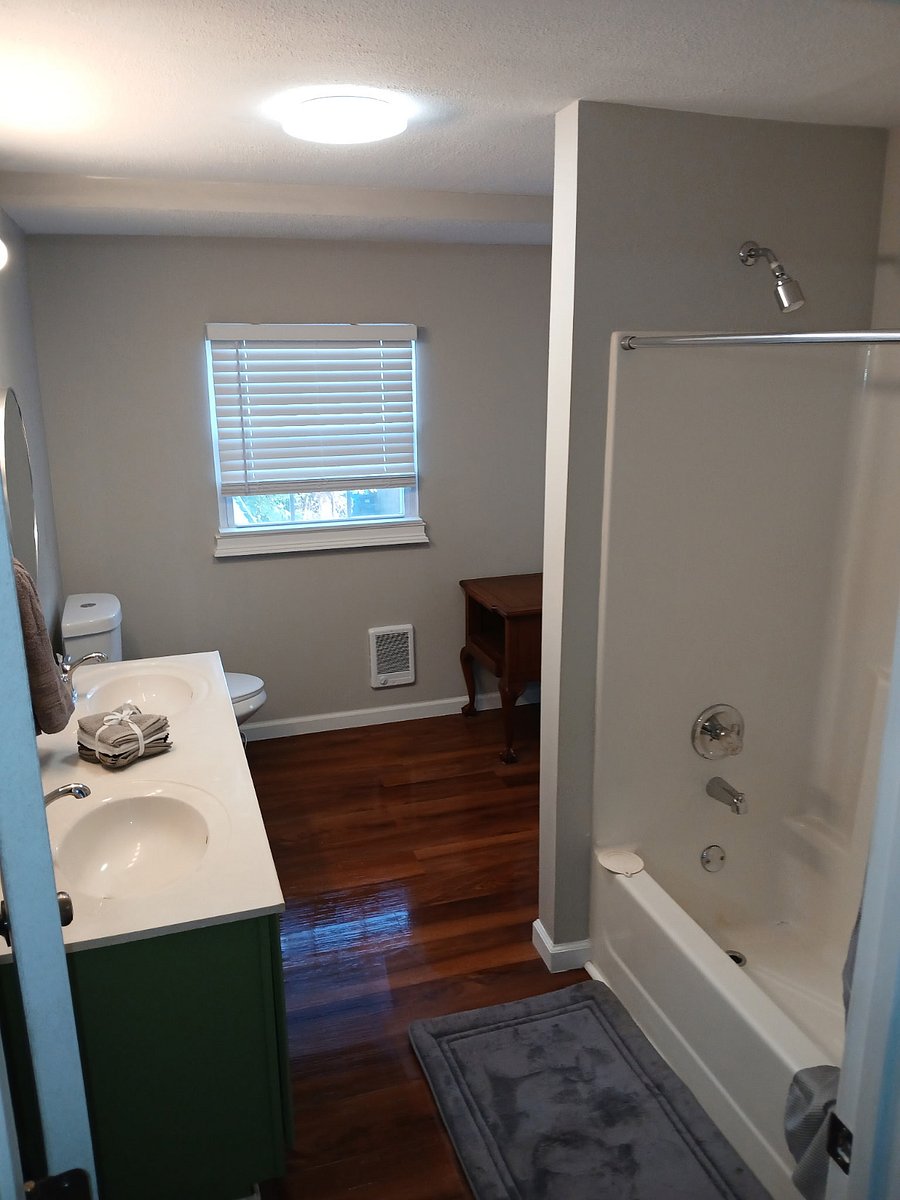 Furnished Finder property 437890_3 photo 4