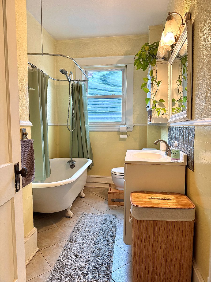 Bathroom with clawfoot tub