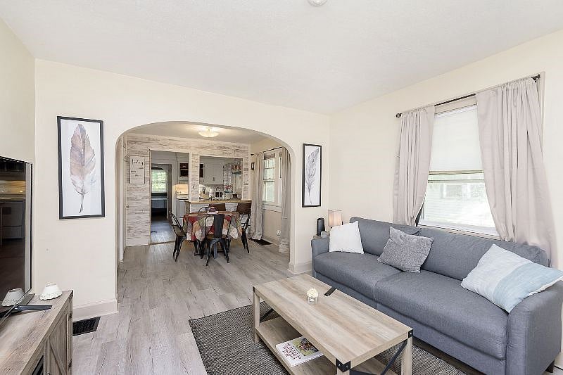 Furnished Finder property 437894_1 photo 7