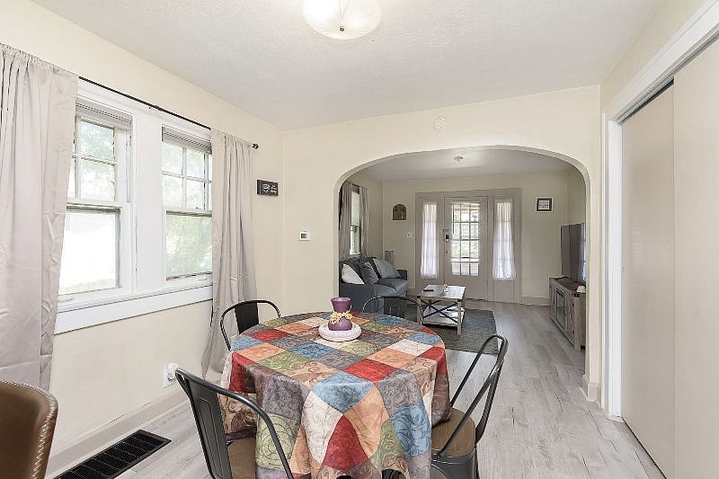 Furnished Finder property 437894_1 photo 11
