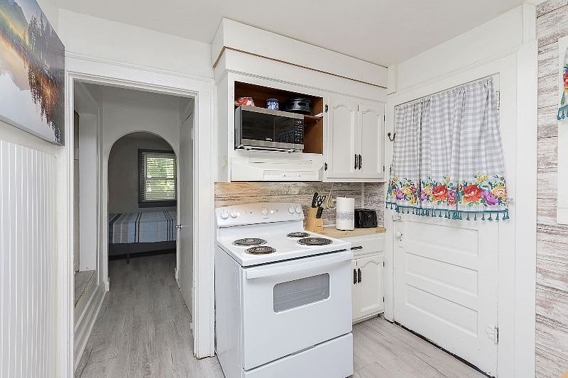 Furnished Finder property 437894_1 photo 12