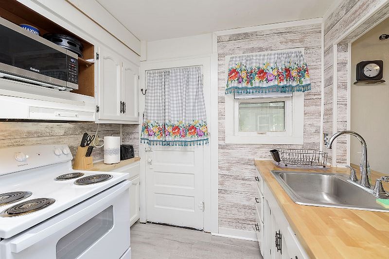Furnished Finder property 437894_1 photo 15