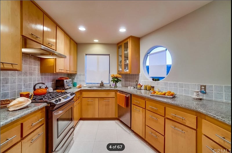 Furnished Finder property 437905_1 photo 8