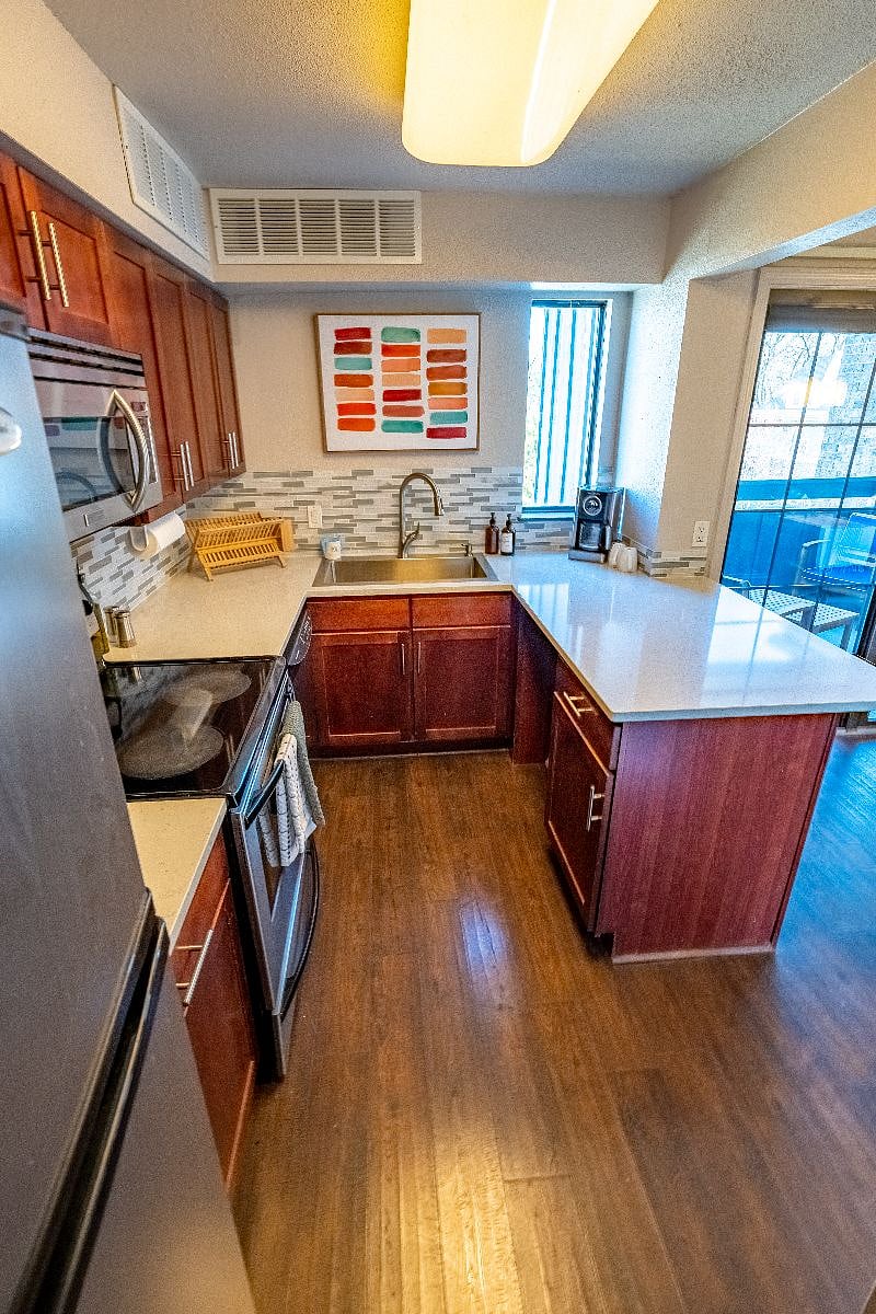 Furnished Finder property 437920_1 photo 3