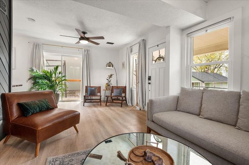 Furnished Finder property 437929_1 photo 2