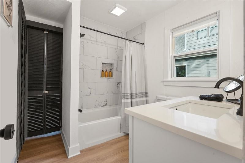 Furnished Finder property 437929_1 photo 13