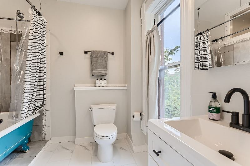 Furnished Finder property 437948_10 photo 14