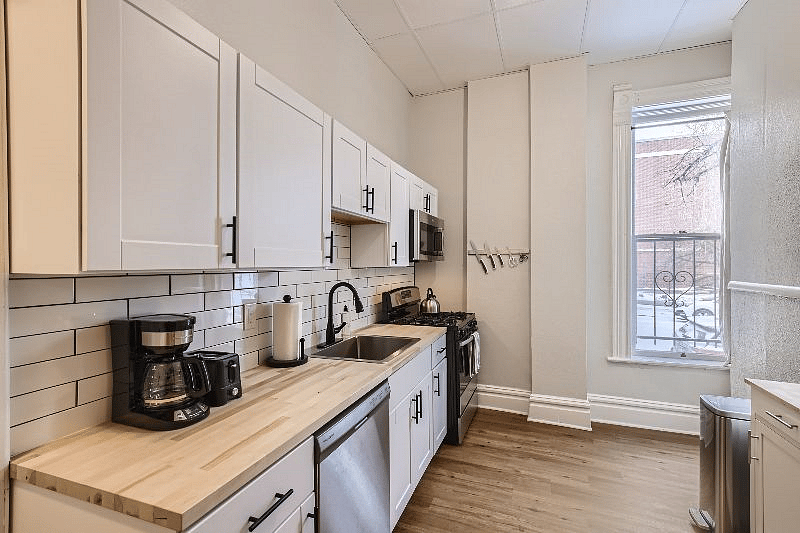 Furnished Finder property 437948_11 photo 12