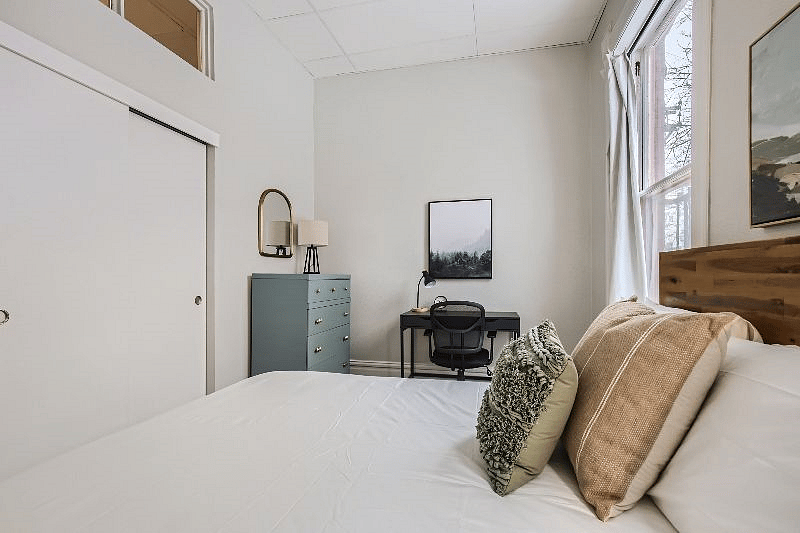 Furnished Finder property 437948_11 photo 17