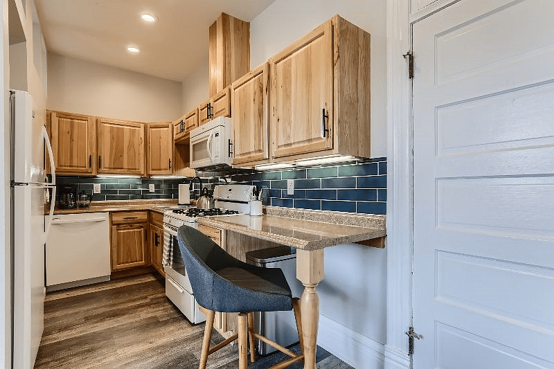 Furnished Finder property 437948_13 photo 9