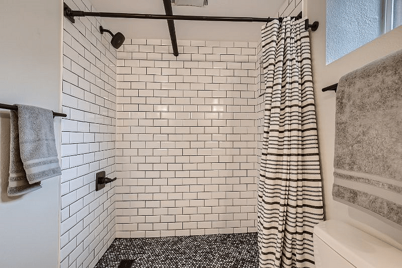 Furnished Finder property 437948_14 photo 17