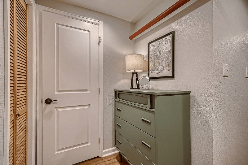 Furnished Finder property 437948_14 photo 21