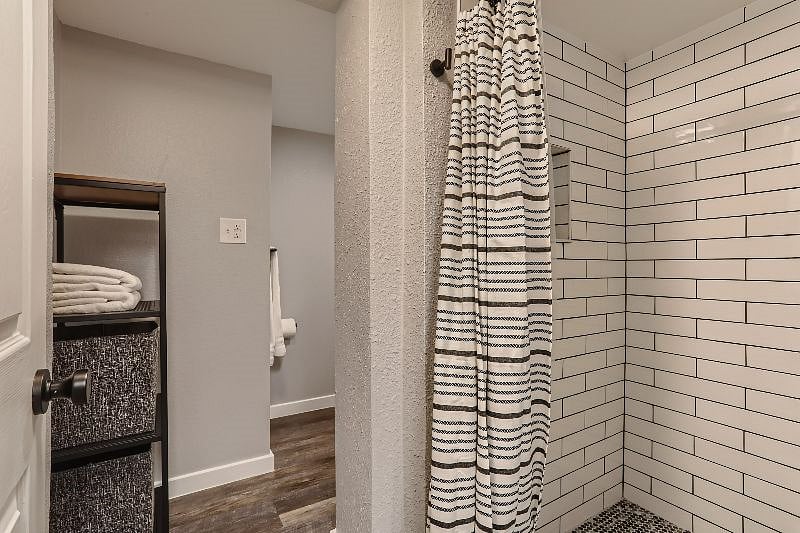 Furnished Finder property 437948_5 photo 27