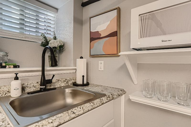 Furnished Finder property 437948_5 photo 16