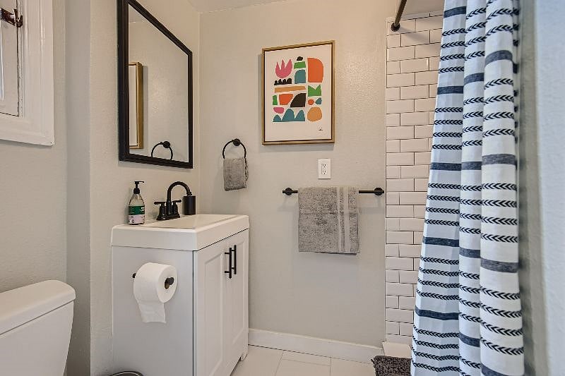 Furnished Finder property 437948_7 photo 22