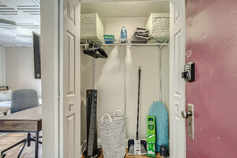 Furnished Finder property 437948_7 photo 23