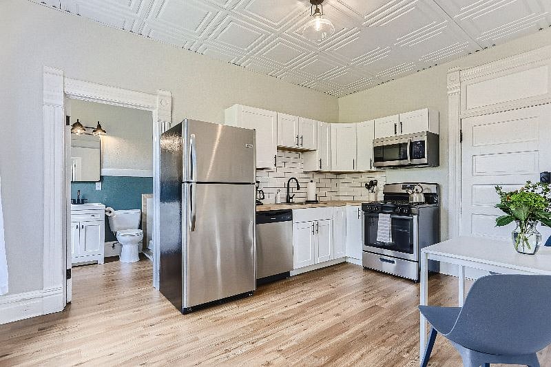 Furnished Finder property 437948_9 photo 19