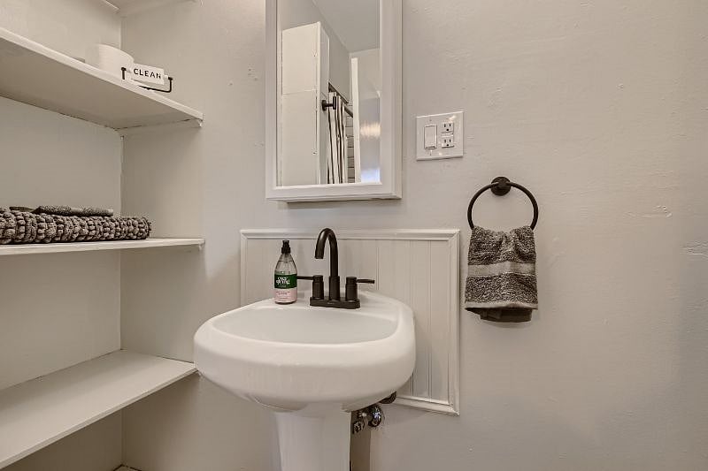 Furnished Finder property 437963_2 photo 24