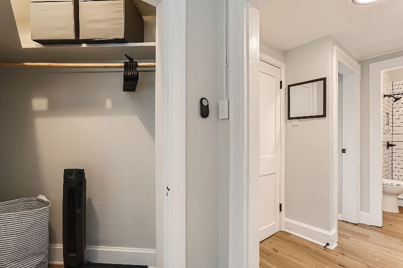 Furnished Finder property 437963_3 photo 22