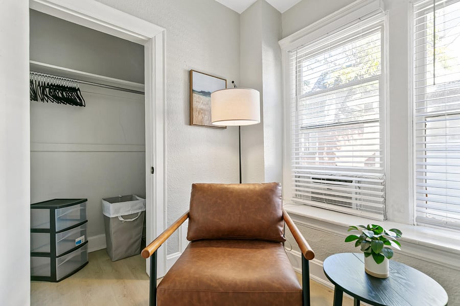 Furnished Finder property 437963_4 photo 13