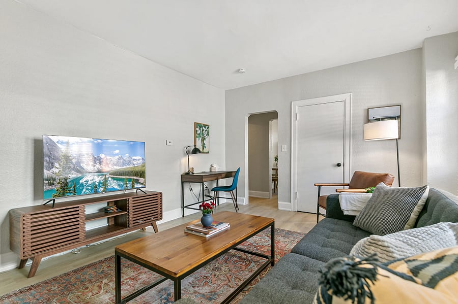 Furnished Finder property 437963_4 photo 10