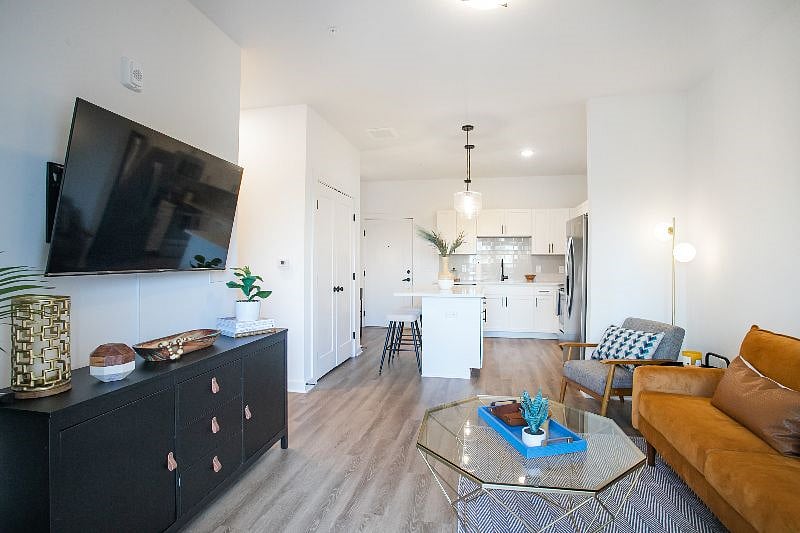 Furnished Finder property 437988_1 photo 10