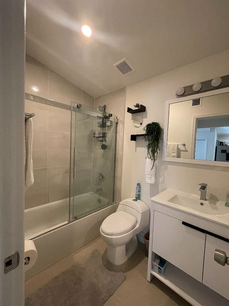Full Bathroom