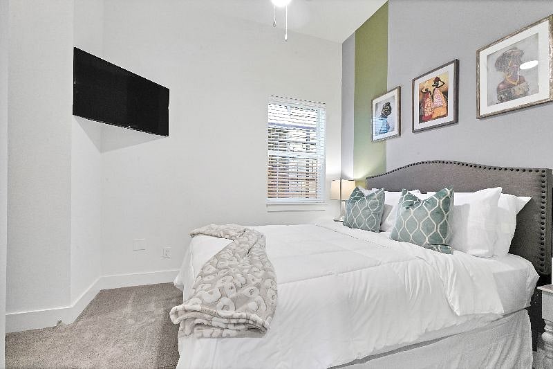 Furnished Finder property 438103_1 photo 8