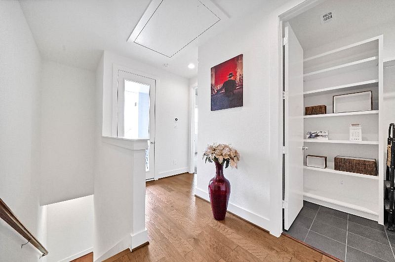 Furnished Finder property 438103_1 photo 17
