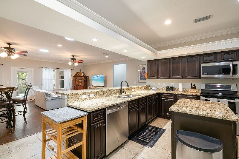 Furnished Finder property 438142_1 photo 25