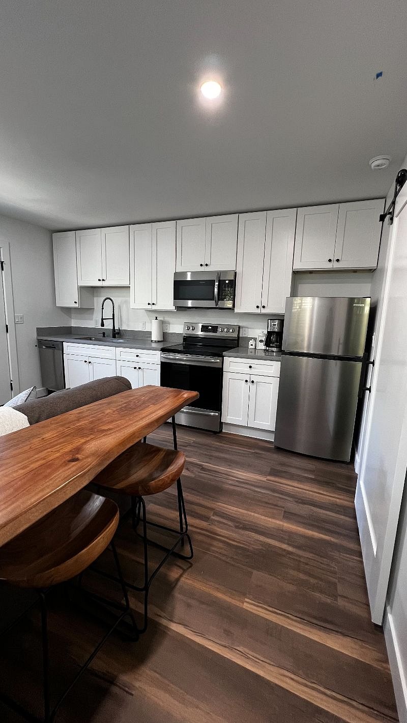 Furnished Finder property 438161_1 photo 3
