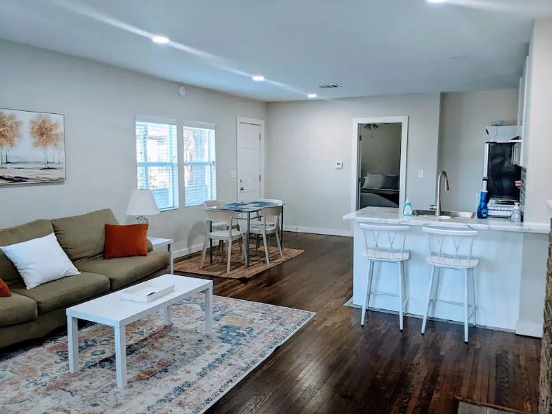 Furnished Finder property 438169_1 photo 3